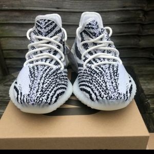 🔥SOLD!!! Adidas YEEZY BOOST 350 V2 ZEBRA